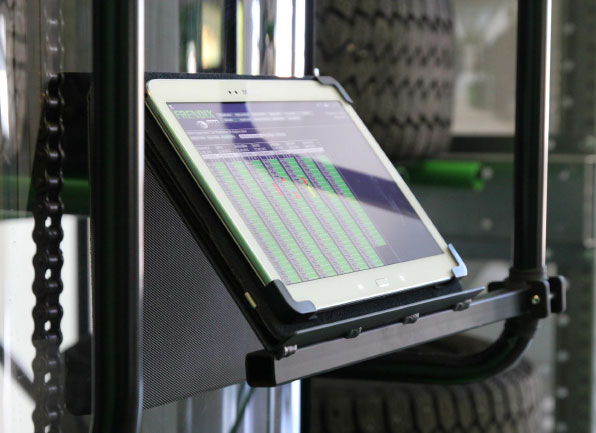 Et dæk styringssoftware på en tablet skærm.